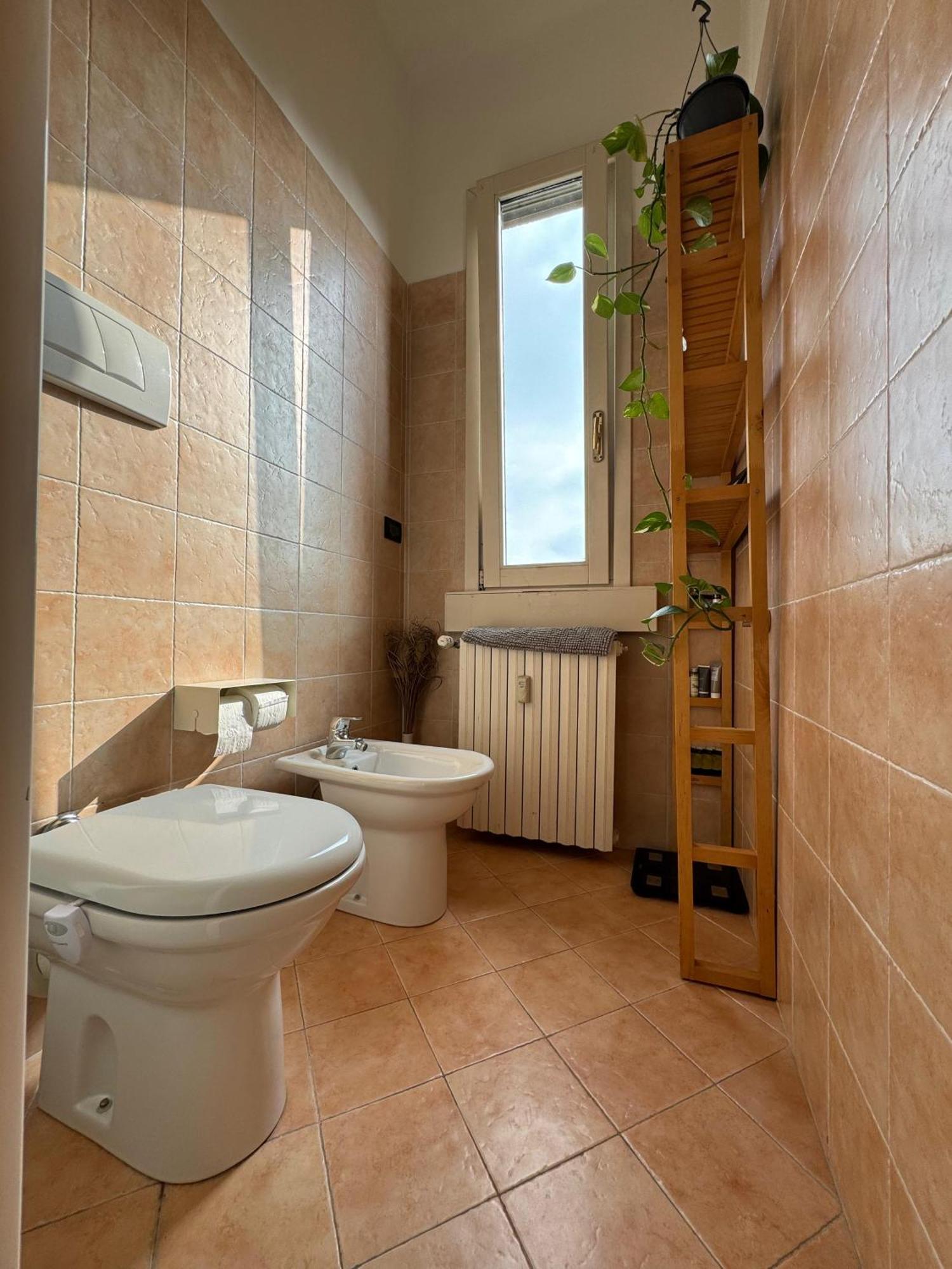 Appartement Trilocale Con Due Balconi A Isola Porta Nuova